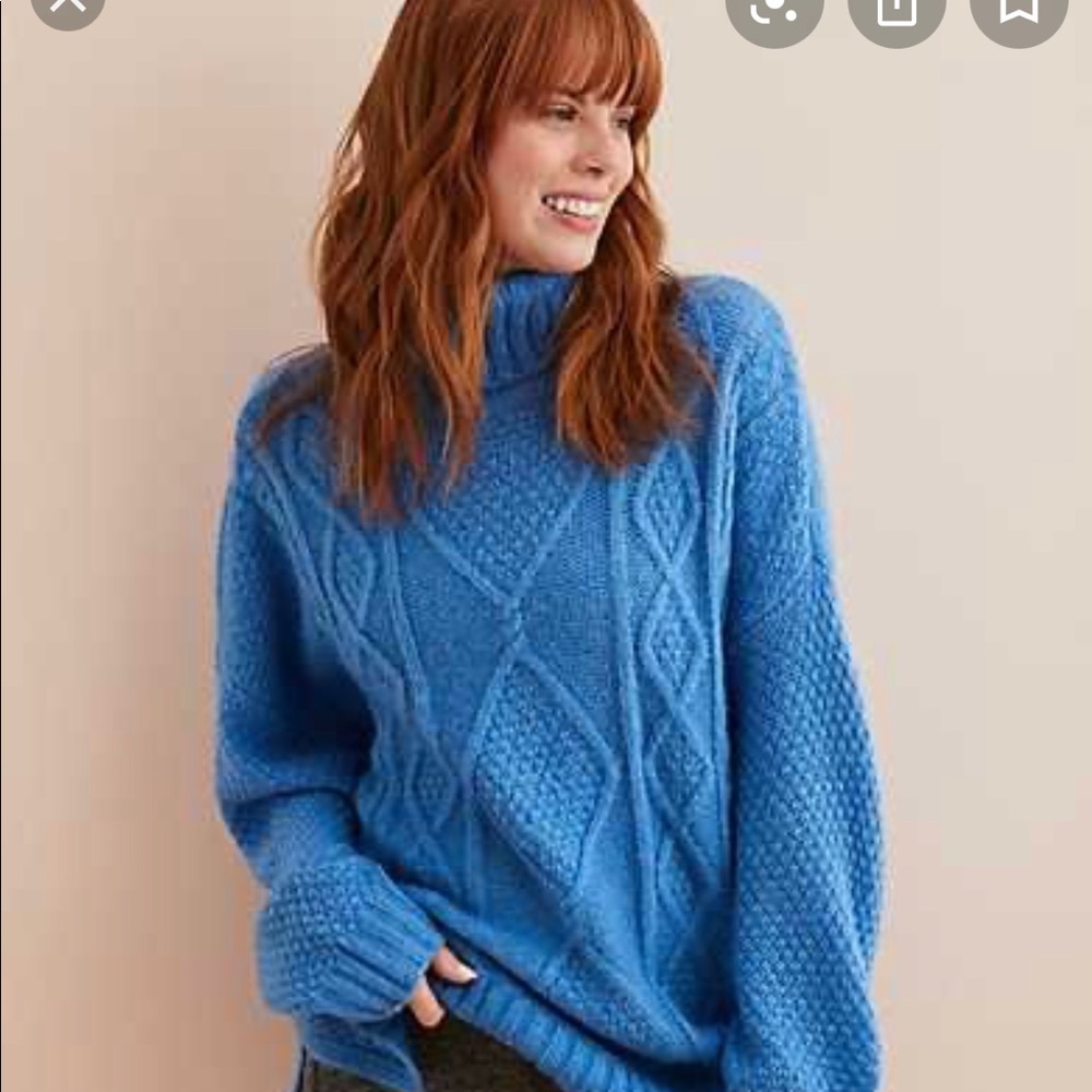 ❌Sold❌Aerie Cableknit sweater